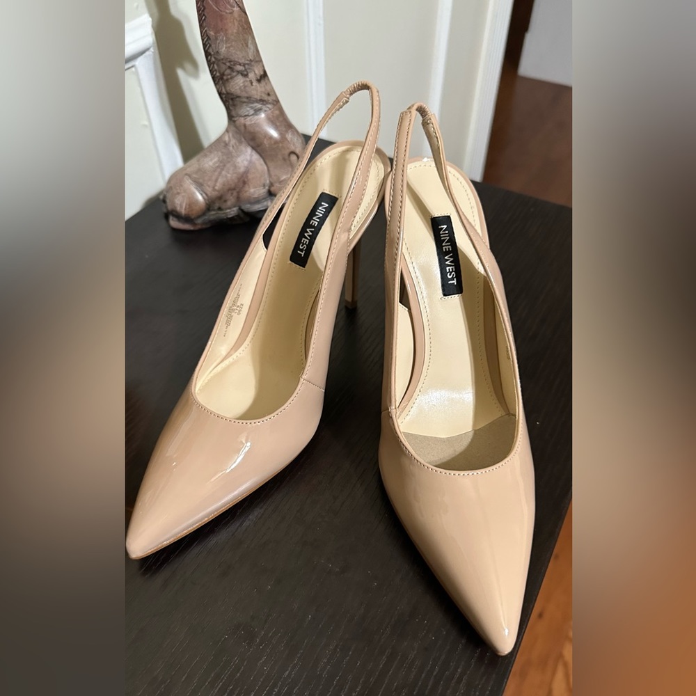 Nine West Nude Slingback Size 7.5